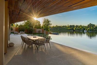 Lifestyle exclusiv pe Lacul Snagov | Vilă cu arhitectură iconică - 2