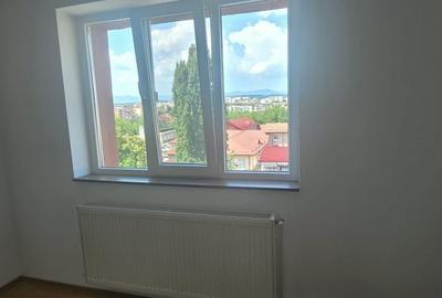 De vânzare apartament 2 camere decomandat | Zona 8 Mai - 19
