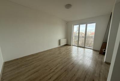 Apartament cu 3 camere decomandat în Aradului