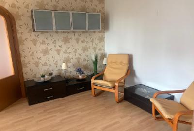 Apartament cu 2 camere semidecomandat, mobilat în Berceni