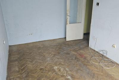 Apartament 2 camere zona Stefan Luchian , etaj 3 cu sarpanta ,decomandat - 6