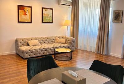 Apartament cu 3 camere semidecomandat, mobilat în Parcul Carol