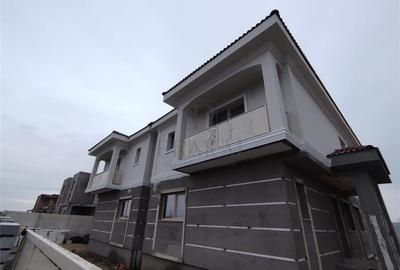 Duplex superb - Separat prin spatiu de depozitare - bucatarie inchisa - 4