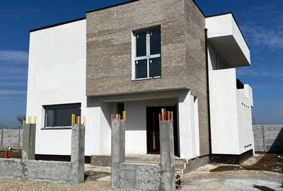 Casă cu 5 camere în Berceni