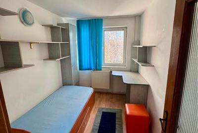3 Camere Podu Ros 81 000 EUR (negociabil) Etaj 2/4 - 5