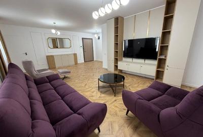 Apartament cu 4 camere decomandat în Faleza Nord
