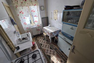 Apartament 3 camere str Isaccei PARTER INALT - 8