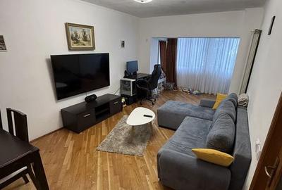 Apartament cu 3 camere decomandat în Lacul Tei