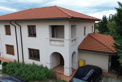 Duplex cu 3 camere în Domnești