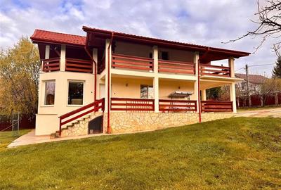 Casă individuală cu 4 camere în Bârnova