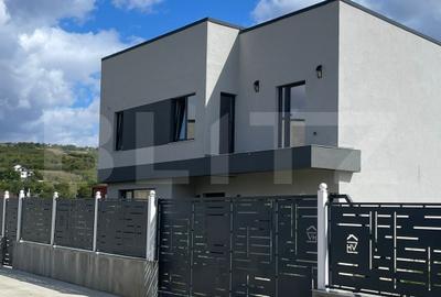 Casă individuală cu 4 camere în Tomești