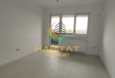 Apartament cu 3 camere semidecomandat în Berceni