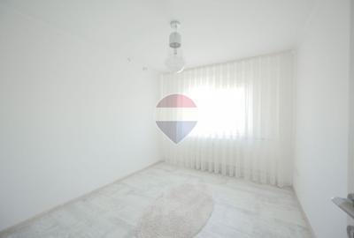 De vânzare apartament cu 3 camere în Oradea,  zona Decebal - 15