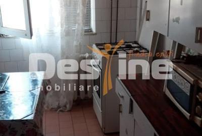 Apartament cu 2 camere semidecomandat, mobilat în Dâmbovița