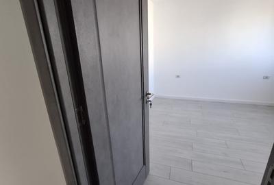 Tomis Nord (Ciresica)- 2 camere decomandate,  totul nou - 115.000euro - 2