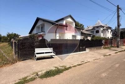 Duplex cu 6 camere în Est