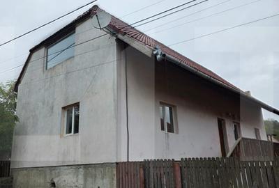 Casă individuală cu 4 camere în Dalnic