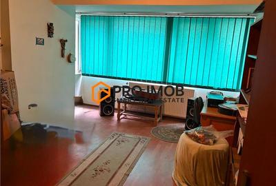 Apartament cu 4 camere decomandat în Unirii Sud