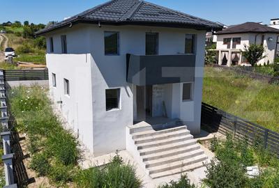 Casă individuală cu 4 camere în Rediu