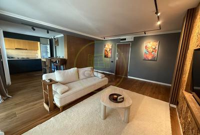 Apartament cu 2 camere decomandat, mobilat în Central