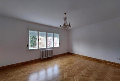 Apartament 5 camere central, renovat, pentru locuit sau birou - 8