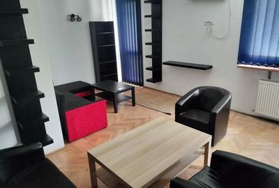 Apartament cu 2 camere decomandat, mobilat în Titan
