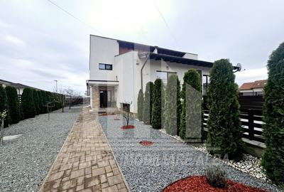 Casă individuală cu 5 camere în Cetate