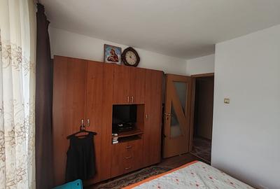 Apartament 2 camere decomandat,zona Tractorul  ! - 2
