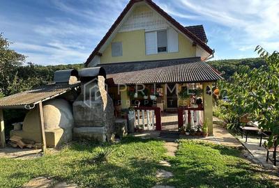 Casă spațioasă de vânzare – Corunca, zona Vatman - 2