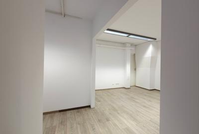 Spatiu birouri luminos, modern, cladire noua, parcare - 13