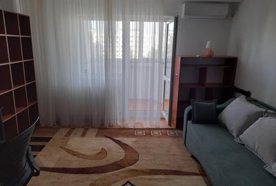 Garsonieră decomandată în Nerva Traian