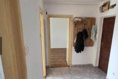 Vânzare apartament de 2 camere zona Abator nerenovat 53 mp - 2