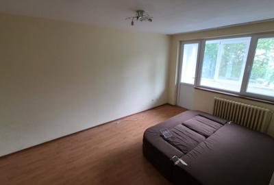 Apartament cu 2 camere semidecomandat în Micro 15