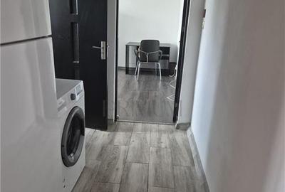 Garsonieră decomandată, mobilată în Girocului