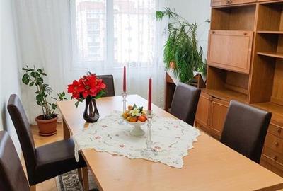 Apartament cu 3 camere decomandat în Rogerius