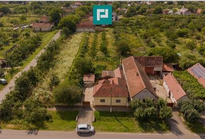 Casa în Cuvin la poalele dealului - 3