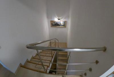 Casă cu 5 camere în Pantelimon