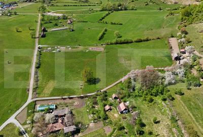 Teren agricol intravilan de 7100 mp, în Sovata