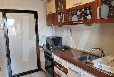 Apartament cu 3 camere de închiriat – Vasile Aaron, mobilat, bloc cu lift - 1