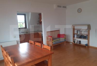 Apartament cu 3 camere decomandat, mobilat în Europa