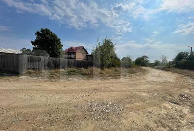 Teren Construcții intravilan de 1011 mp, în Periferie