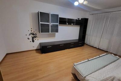 Apartament cu 3 camere decomandat în Gorjului