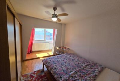 Apartament spatios cu trei camere - 4