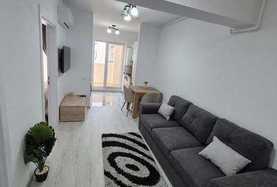 Apartament cu 2 camere semidecomandat, mobilat în Central