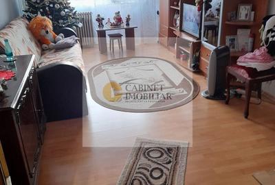 Apartament cu 3 camere decomandat, mobilat în Crângași