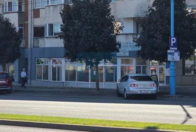 Spațiu, B-dul Tudor Vladimirescu, 100 mp, 1.000 € - 2