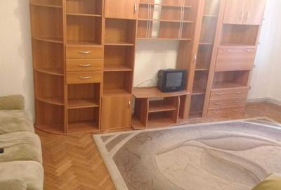Apartament cu 3 camere decomandat, mobilat în Poștei - Bucov