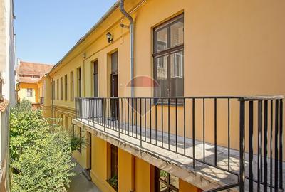 Apartament cu 3 camere decomandat, mobilat în Centrul Istoric