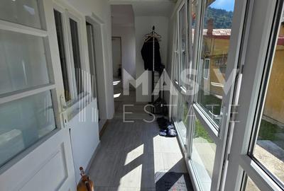 Casă 3 camere, renovată complet în 2020, teren 310 mp, garaj – Azuga - 12