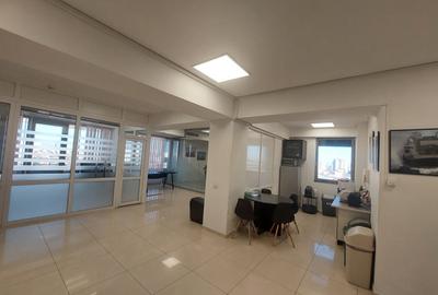 Centru - Bd. Mamaia , spatiu IDEAL BIROURI in cladire reprezentativa , 240 mp. - 11